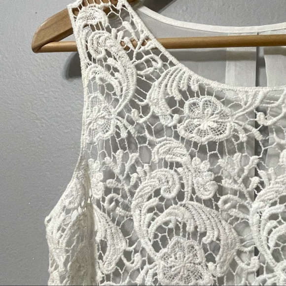 Say What ? Crop Top White Size M Embroidered Open sleeveless Slit Back - Picture 2 of 8